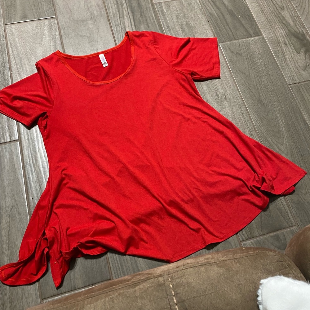 Red Lularoe perfect T top
